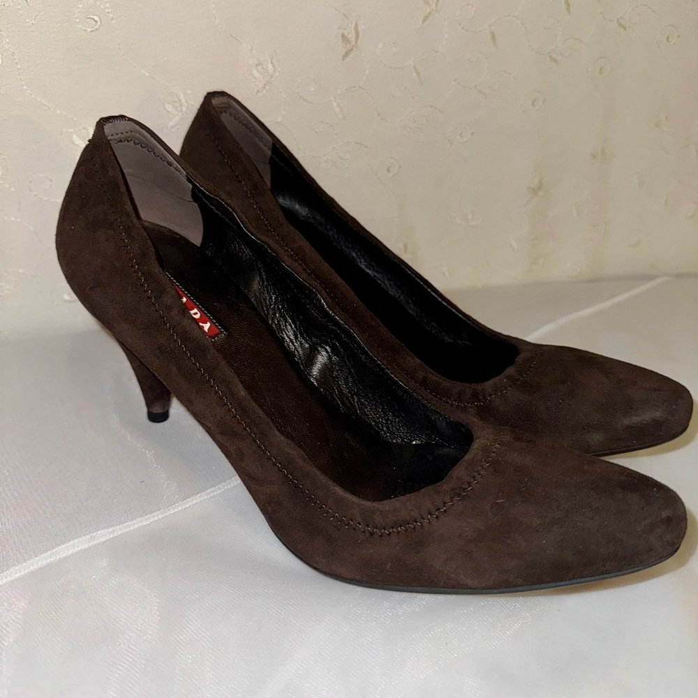 Vintage Y2K PRADA brown suede kitten heels